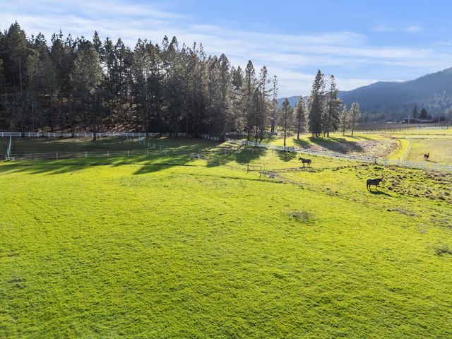 448 Ferry Road, Grants Pass, OR 97526