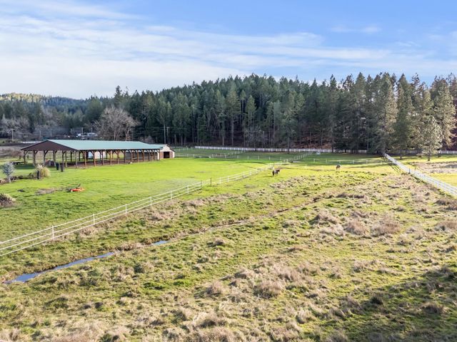 448 Ferry Road, Grants Pass, OR 97526