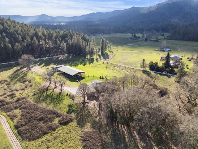 448 Ferry Road, Grants Pass, OR 97526