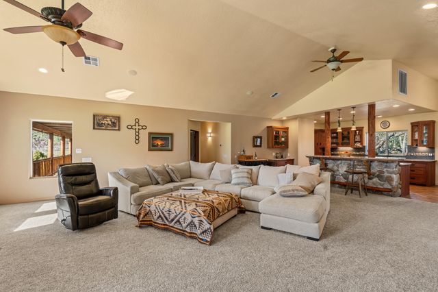 448 Ferry Road, Grants Pass, OR 97526