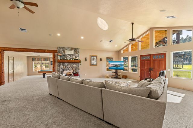 448 Ferry Road, Grants Pass, OR 97526