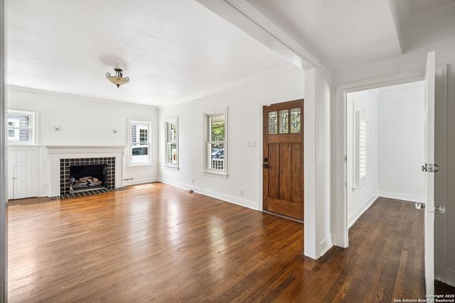 211 College, San Antonio, TX 78209