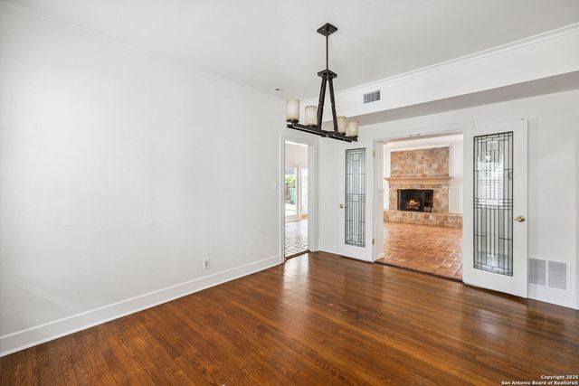 211 College, San Antonio, TX 78209