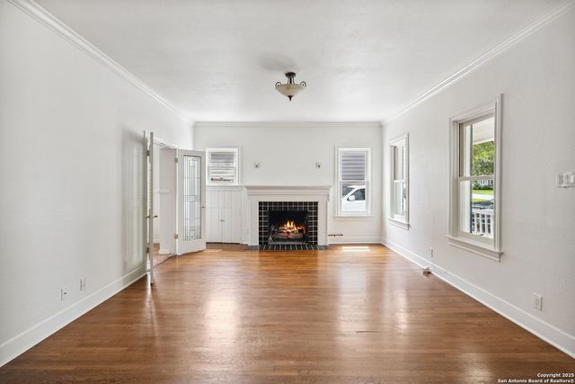 211 College, San Antonio, TX 78209