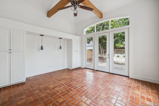 211 College, San Antonio, TX 78209