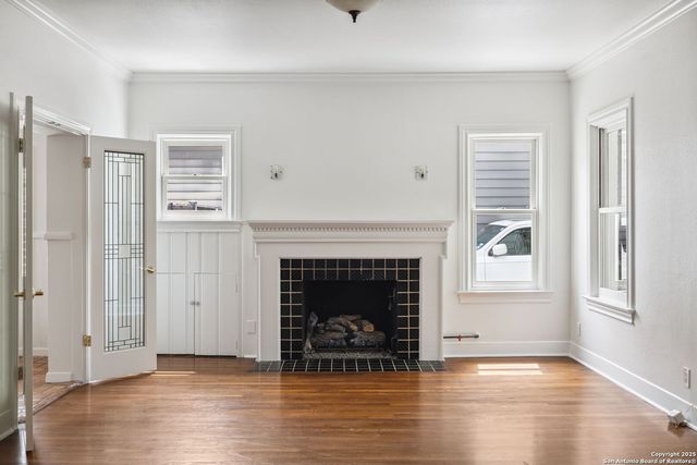 211 College, San Antonio, TX 78209