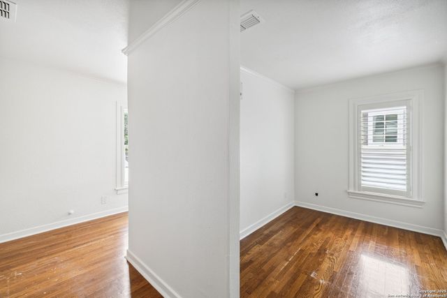 211 College, San Antonio, TX 78209