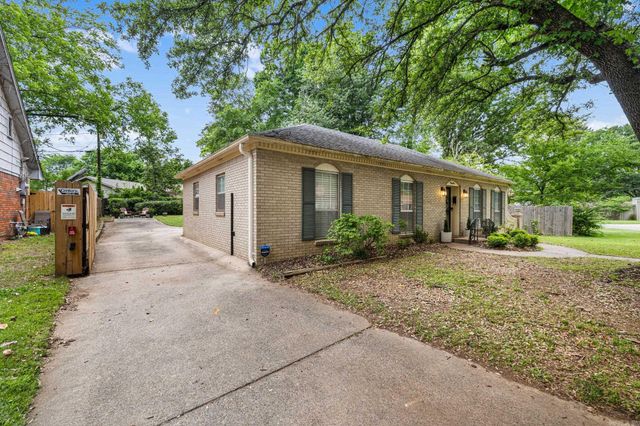 44 Warwick Road, Little Rock, AR 72205