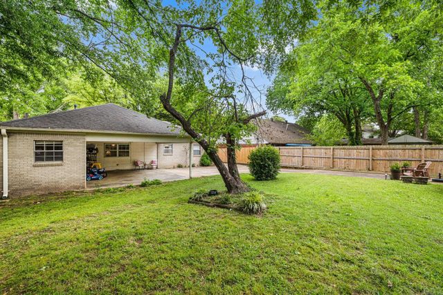 44 Warwick Road, Little Rock, AR 72205