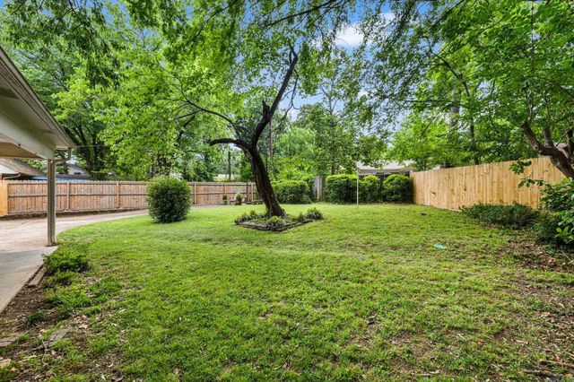44 Warwick Road, Little Rock, AR 72205