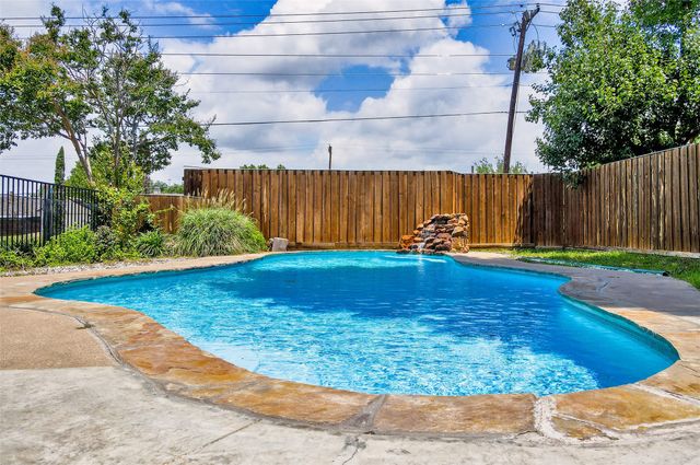 1827 Robert Jones Drive, Mesquite, TX 75150