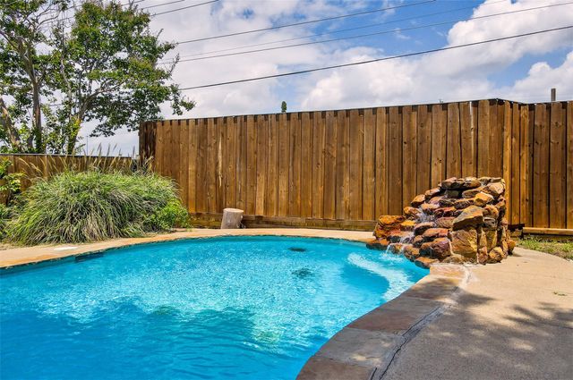 1827 Robert Jones Drive, Mesquite, TX 75150