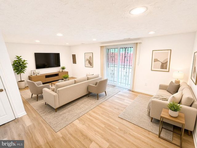7435 SHADY GLEN TER, Capitol Heights, MD 20743