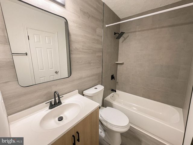 7435 SHADY GLEN TER, Capitol Heights, MD 20743