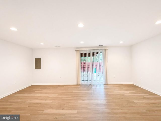 7435 SHADY GLEN TER, Capitol Heights, MD 20743