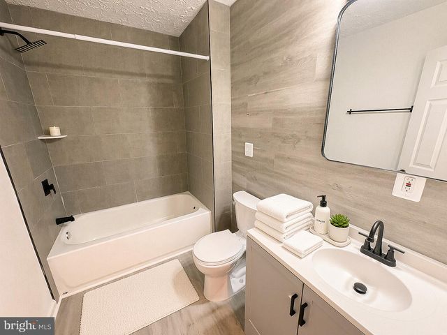 7435 SHADY GLEN TER, Capitol Heights, MD 20743