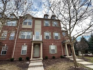 44737 GWINNETT Loop, Novi, MI 48377