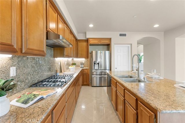 4068 Shady Ridge Circle, Corona, CA 92881