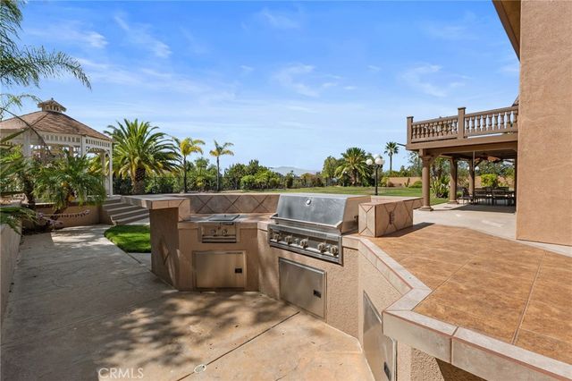 4068 Shady Ridge Circle, Corona, CA 92881