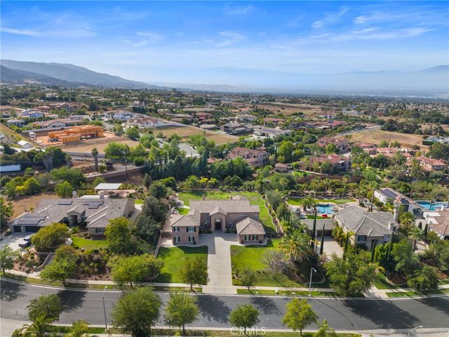4068 Shady Ridge Circle, Corona, CA 92881