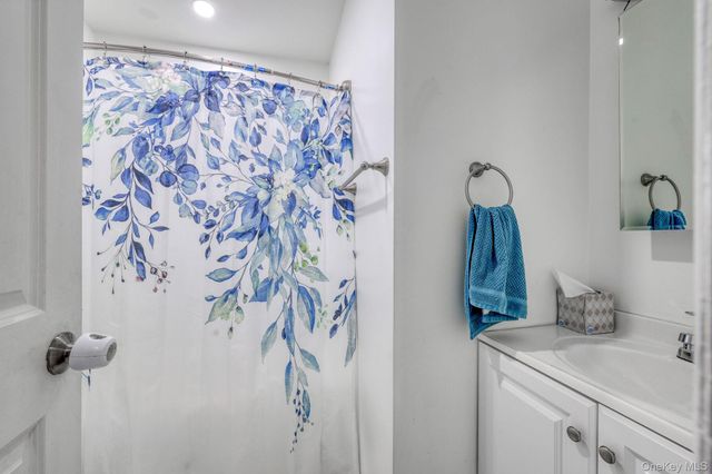 22 Red Barn Lane, Middletown, NY 10940