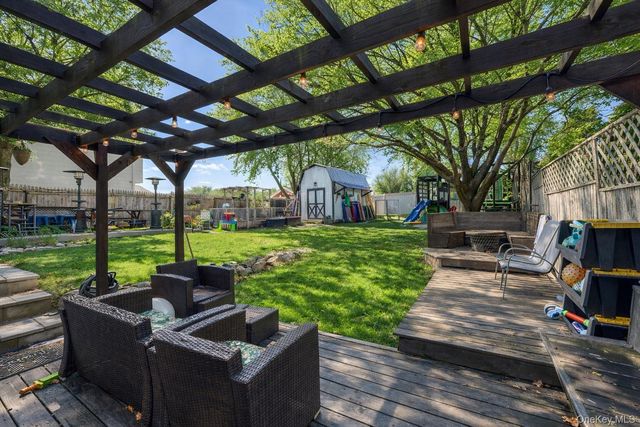 22 Red Barn Lane, Middletown, NY 10940