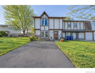 22 Red Barn Lane, Middletown, NY 10940
