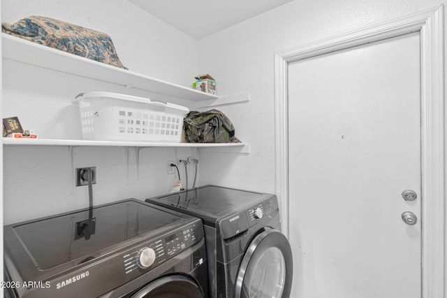 2802 N PENNINGTON Drive, Chandler, AZ 85224