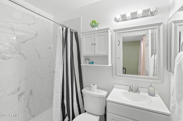 2802 N PENNINGTON Drive, Chandler, AZ 85224