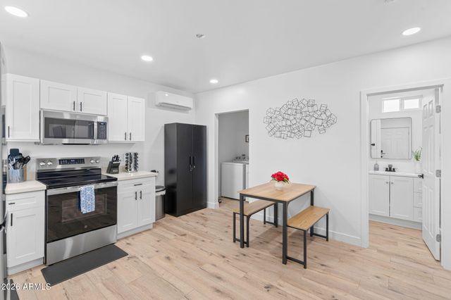 2802 N PENNINGTON Drive, Chandler, AZ 85224