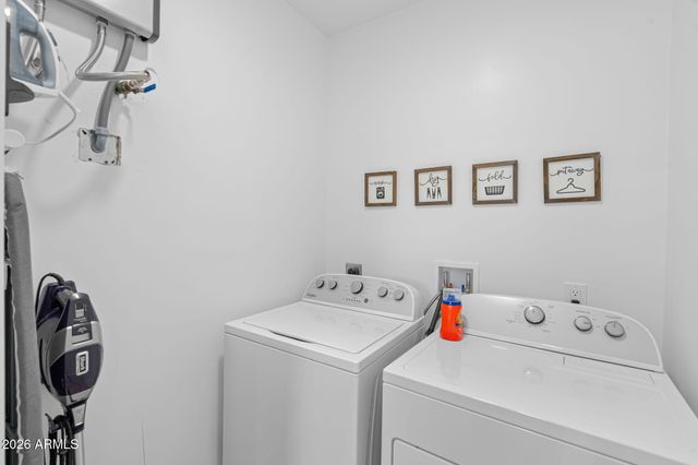 2802 N PENNINGTON Drive, Chandler, AZ 85224