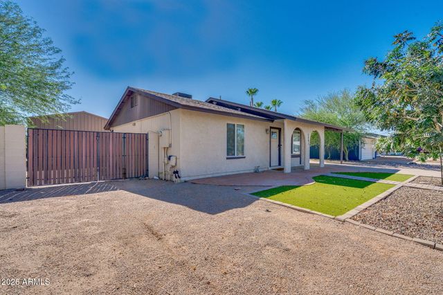2802 N PENNINGTON Drive, Chandler, AZ 85224