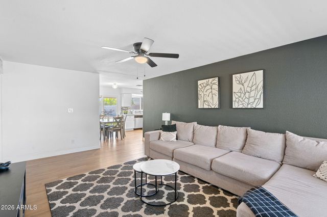 2802 N PENNINGTON Drive, Chandler, AZ 85224