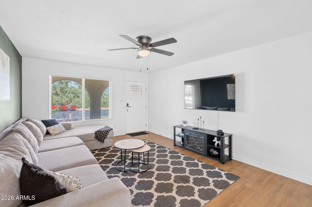 2802 N PENNINGTON Drive, Chandler, AZ 85224