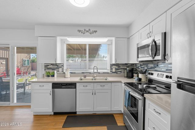 2802 N PENNINGTON Drive, Chandler, AZ 85224