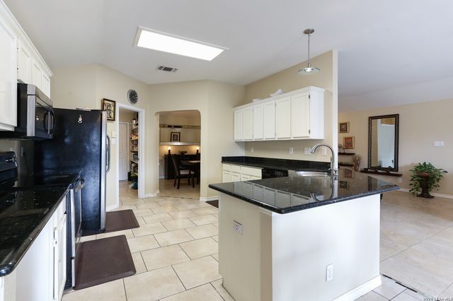 5858 Creekway, San Antonio, TX 78247