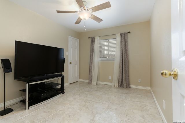 5858 Creekway, San Antonio, TX 78247