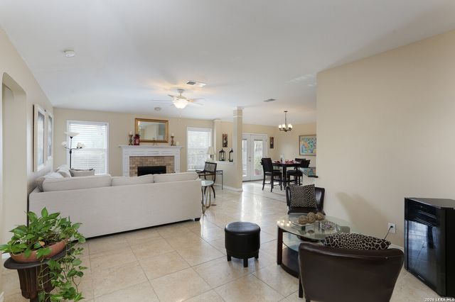 5858 Creekway, San Antonio, TX 78247