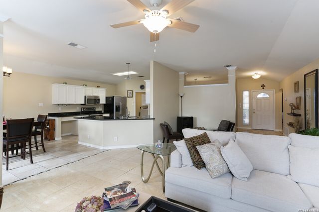 5858 Creekway, San Antonio, TX 78247