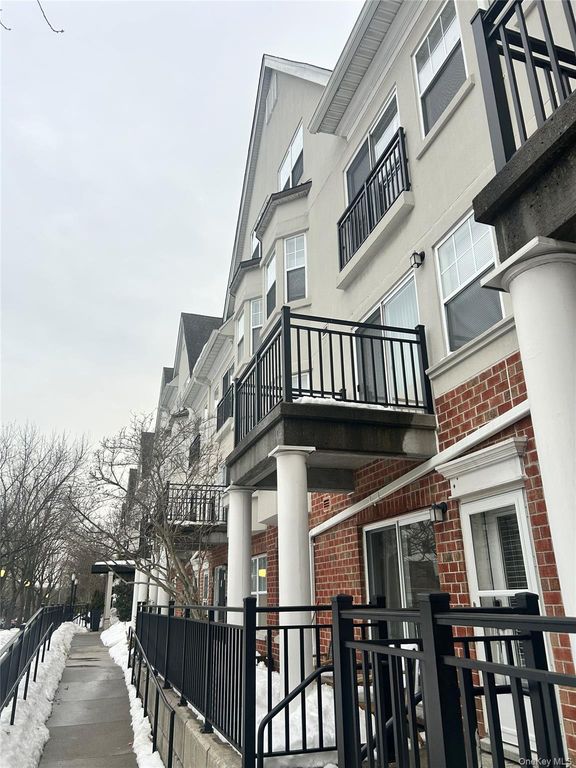 125 Parkway Road 1220, Bronxville, NY 10708