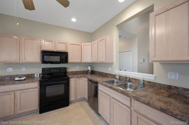 3561 Grove Lane, Auburn Hills, MI 48326