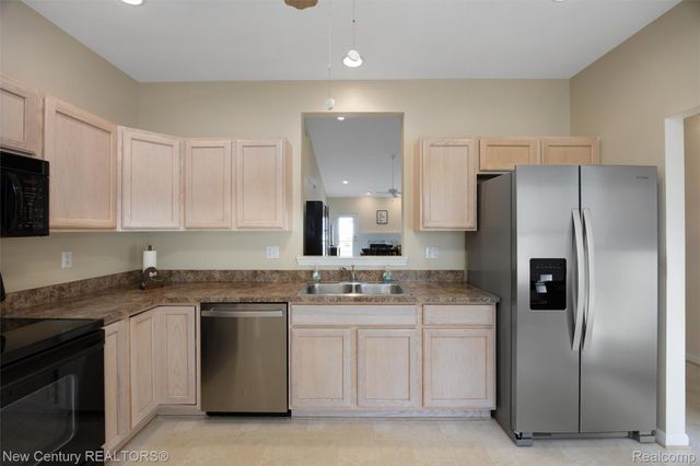 3561 Grove Lane, Auburn Hills, MI 48326