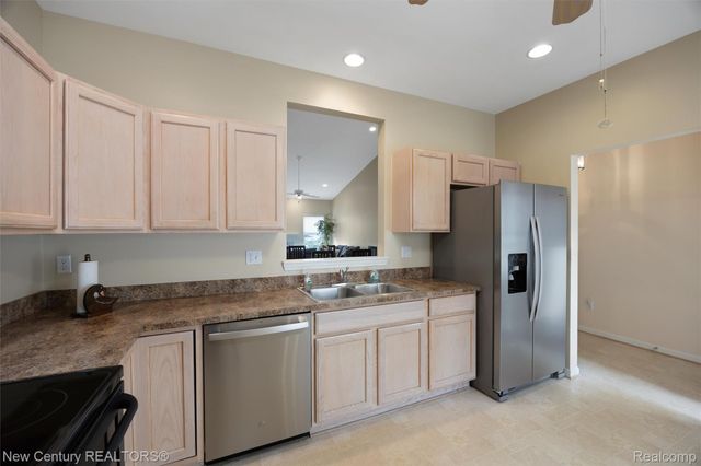3561 Grove Lane, Auburn Hills, MI 48326