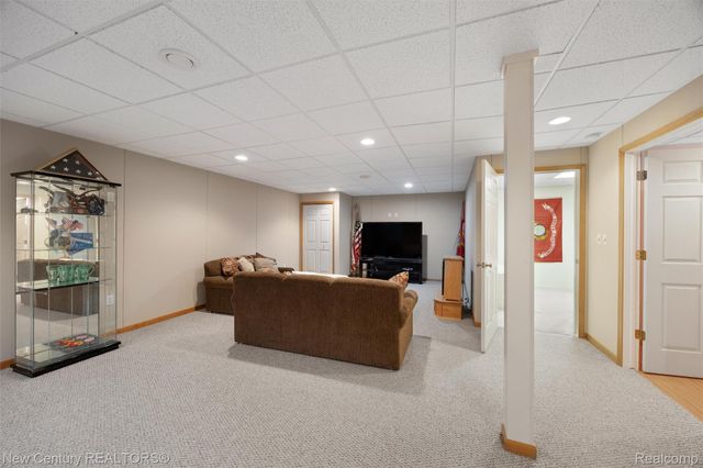 3561 Grove Lane, Auburn Hills, MI 48326