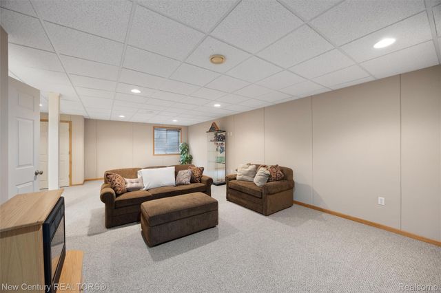 3561 Grove Lane, Auburn Hills, MI 48326