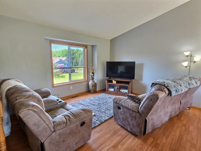 18470 91st Street SE, Becker, MN 55308