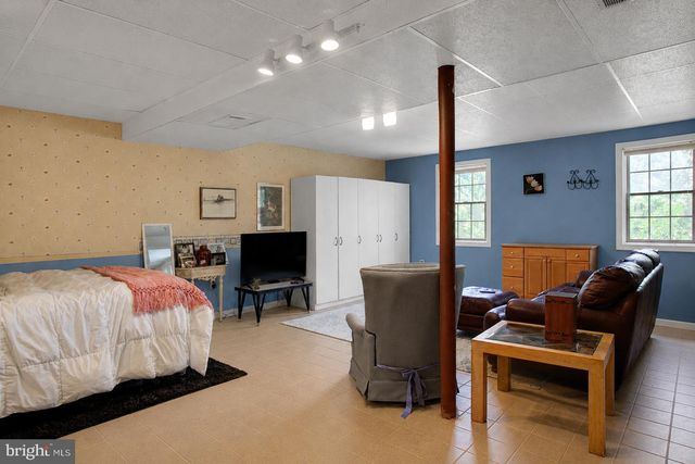 2 REDBUD DR, Mechanicsburg, PA 17050