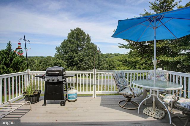 2 REDBUD DR, Mechanicsburg, PA 17050