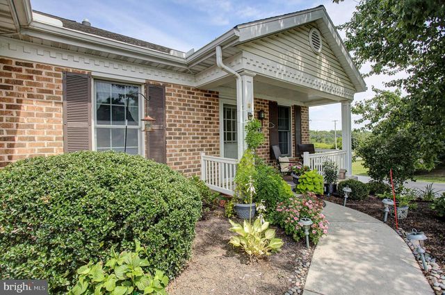 2 REDBUD DR, Mechanicsburg, PA 17050