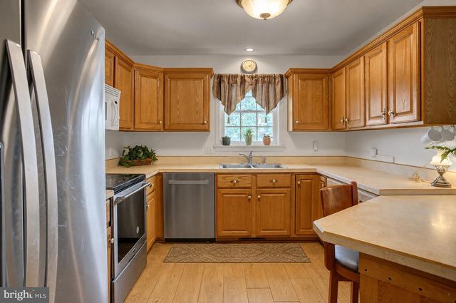 2 REDBUD DR, Mechanicsburg, PA 17050